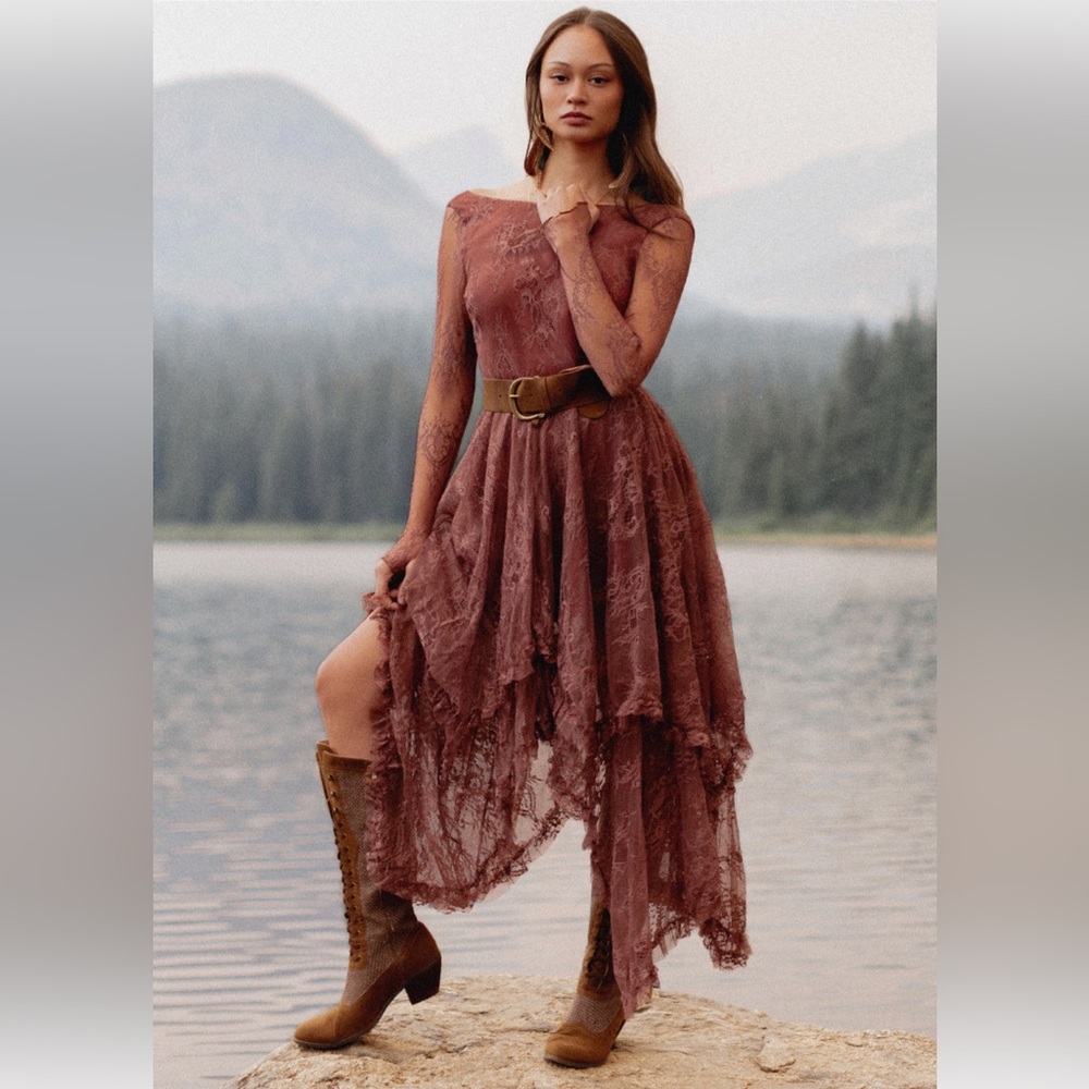 Joyfolie Asymmetrical Lace Dress in Dusty Rose